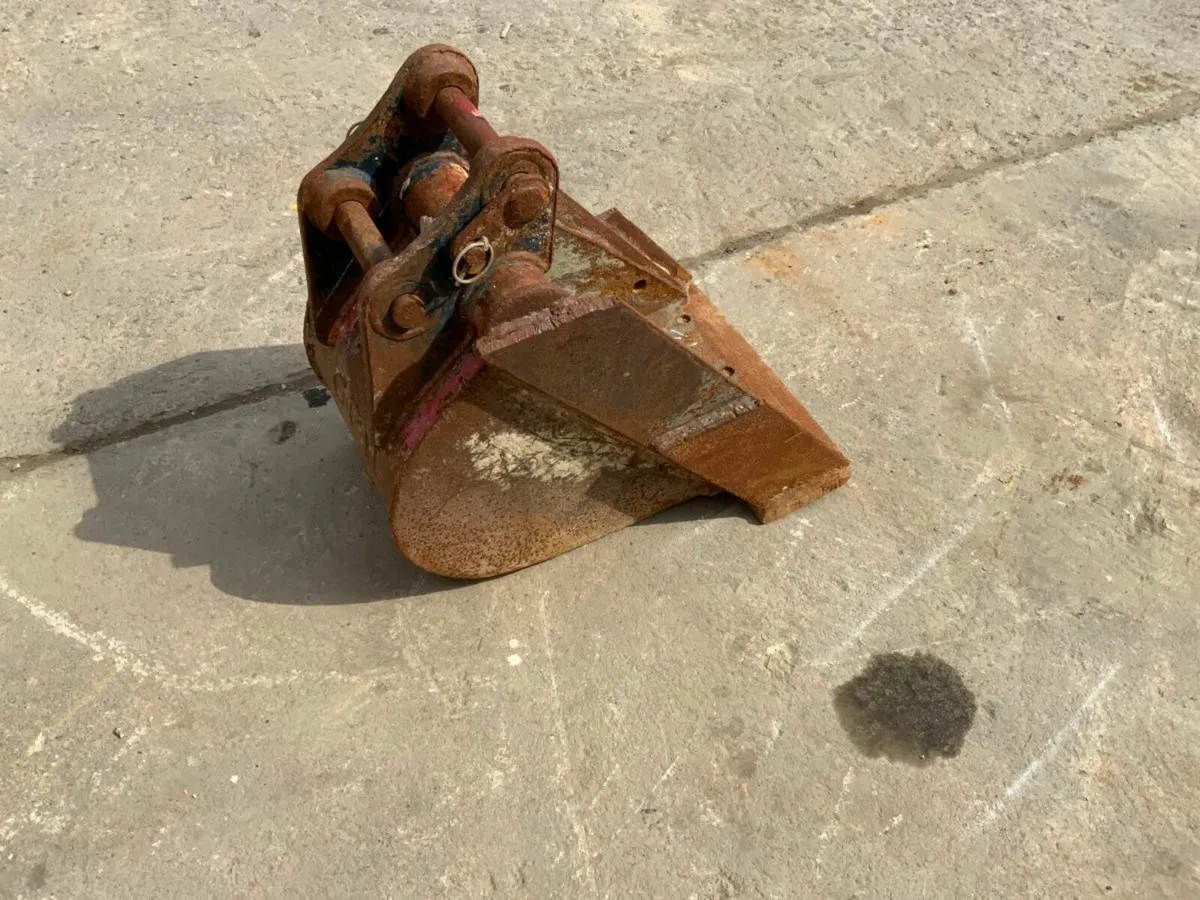 12" MINI DIGGER BUCKET.......30mm PINS.....1220/3 - Image 4