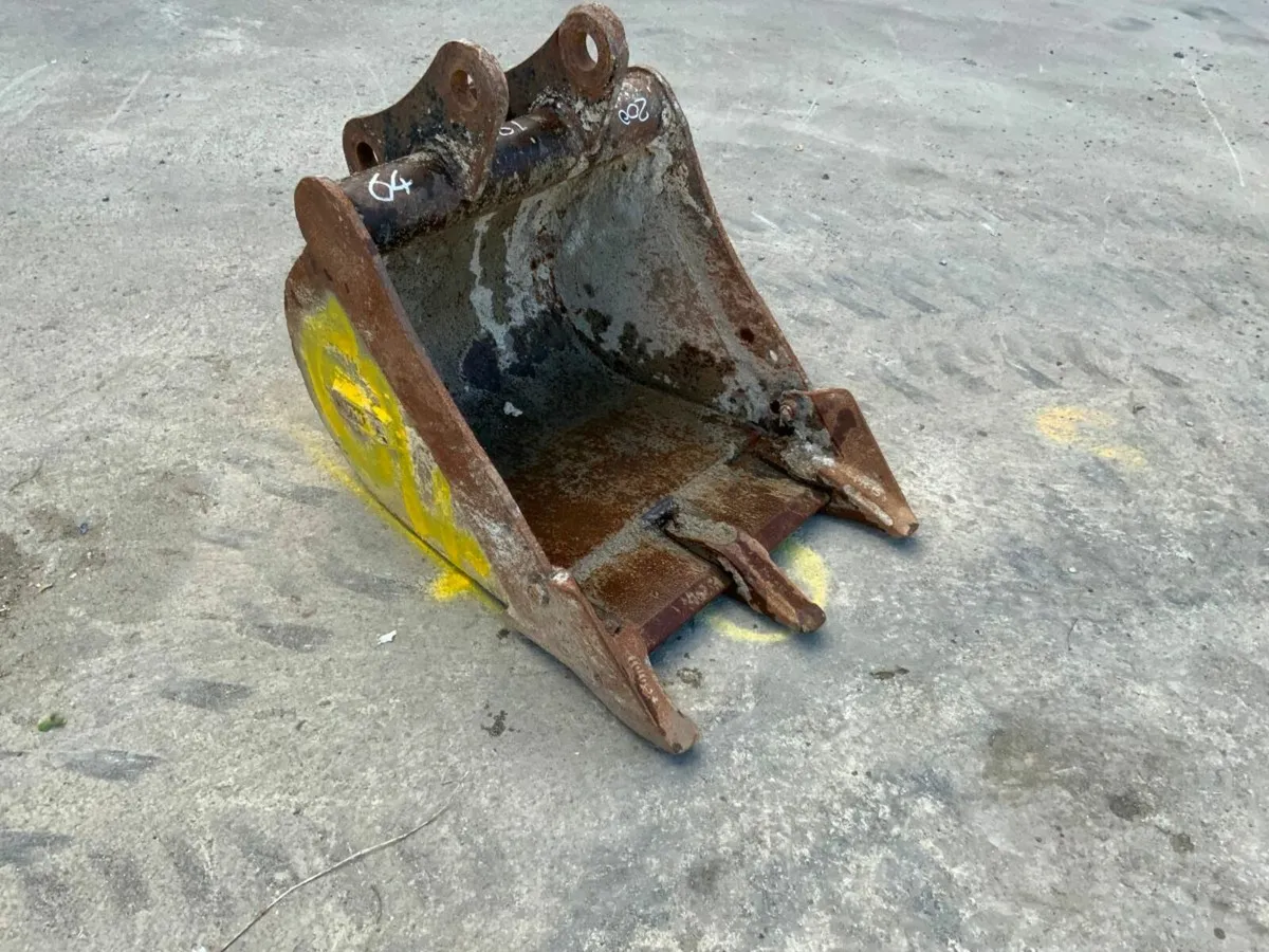 18" DIGGING BUCKET......35mm PINS.....64/18 - Image 1