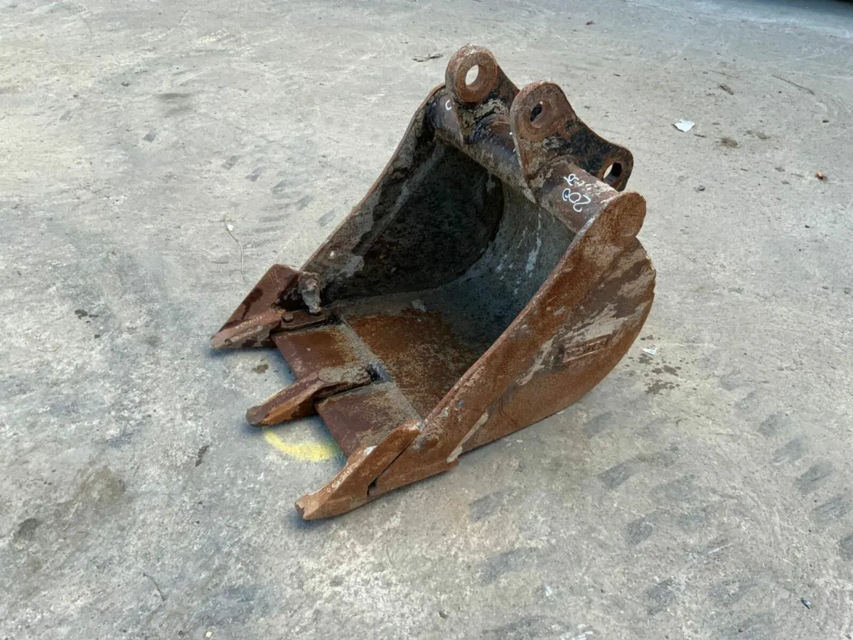 18" DIGGING BUCKET......35mm PINS.....64/18 - Image 2