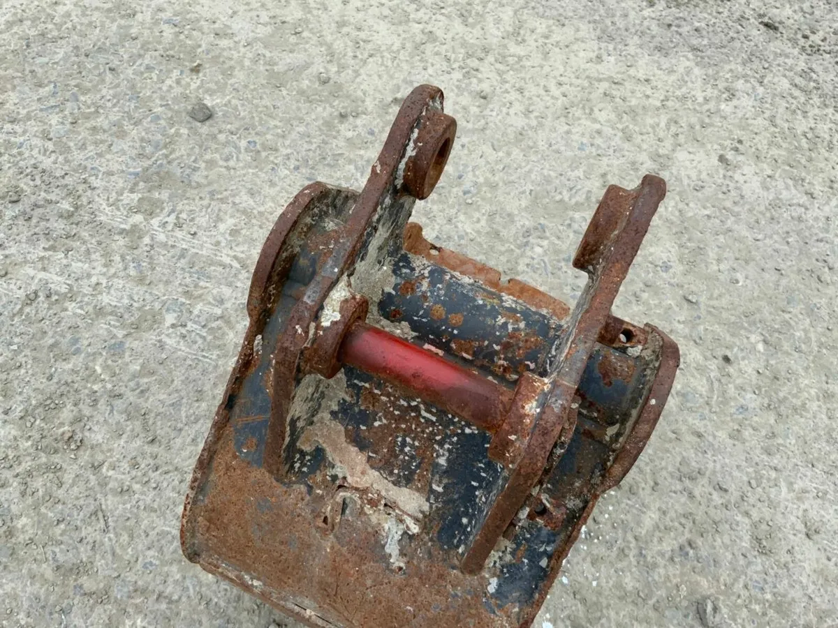 12" KEEN DIGGING BUCKET.....30mm PINS....1219/12 - Image 3