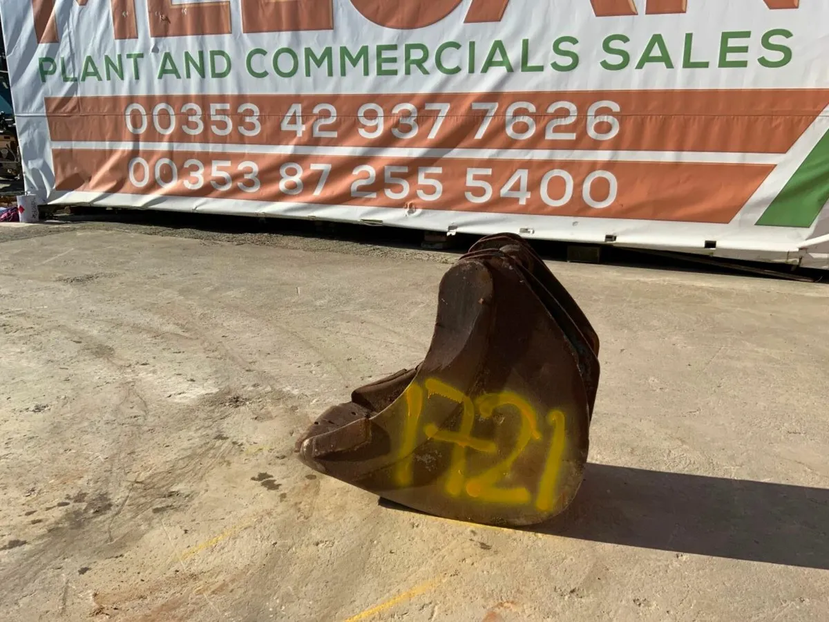 18" SCOOP BUCKET.....60mm PINS.......1721 - Image 1