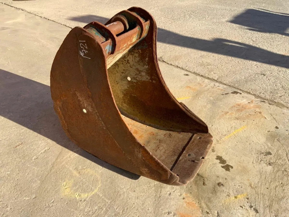 18" SCOOP BUCKET.....60mm PINS.......1721 - Image 3