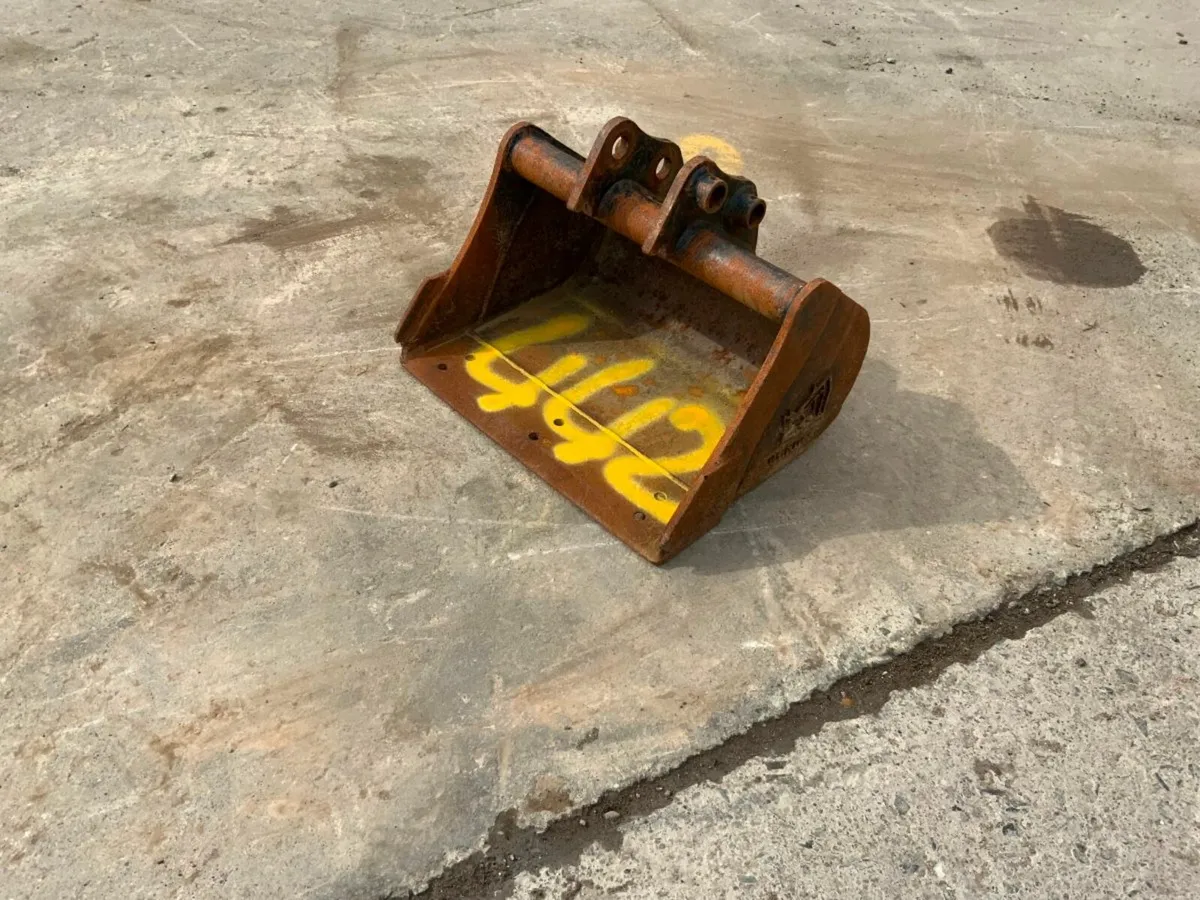 18" RHINOX DIGGER BUCKET....25mm PINS...442/18. - Image 2