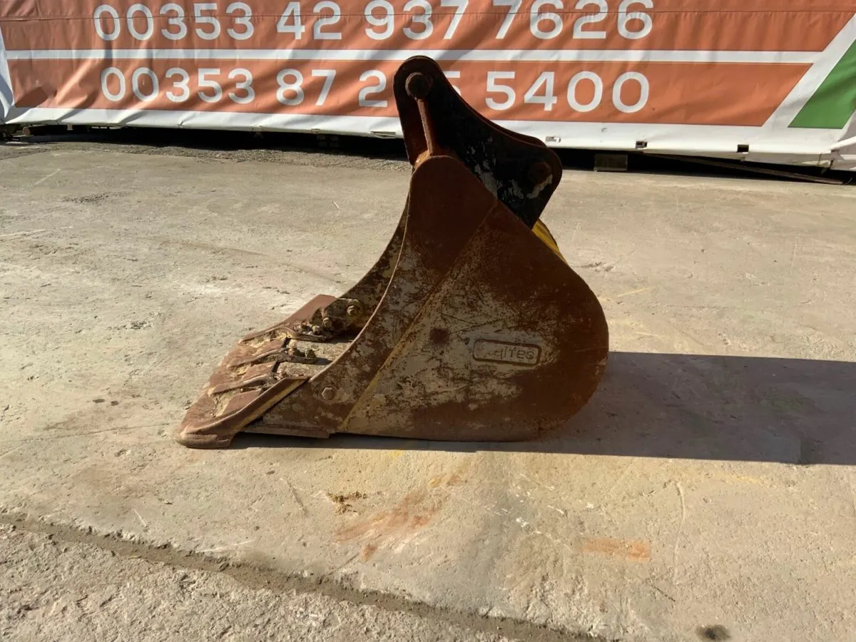 24" DIGGING BUCKET......50mm PINS........1732. - Image 1