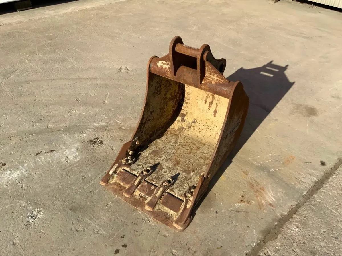 24" DIGGING BUCKET......50mm PINS........1732. - Image 3