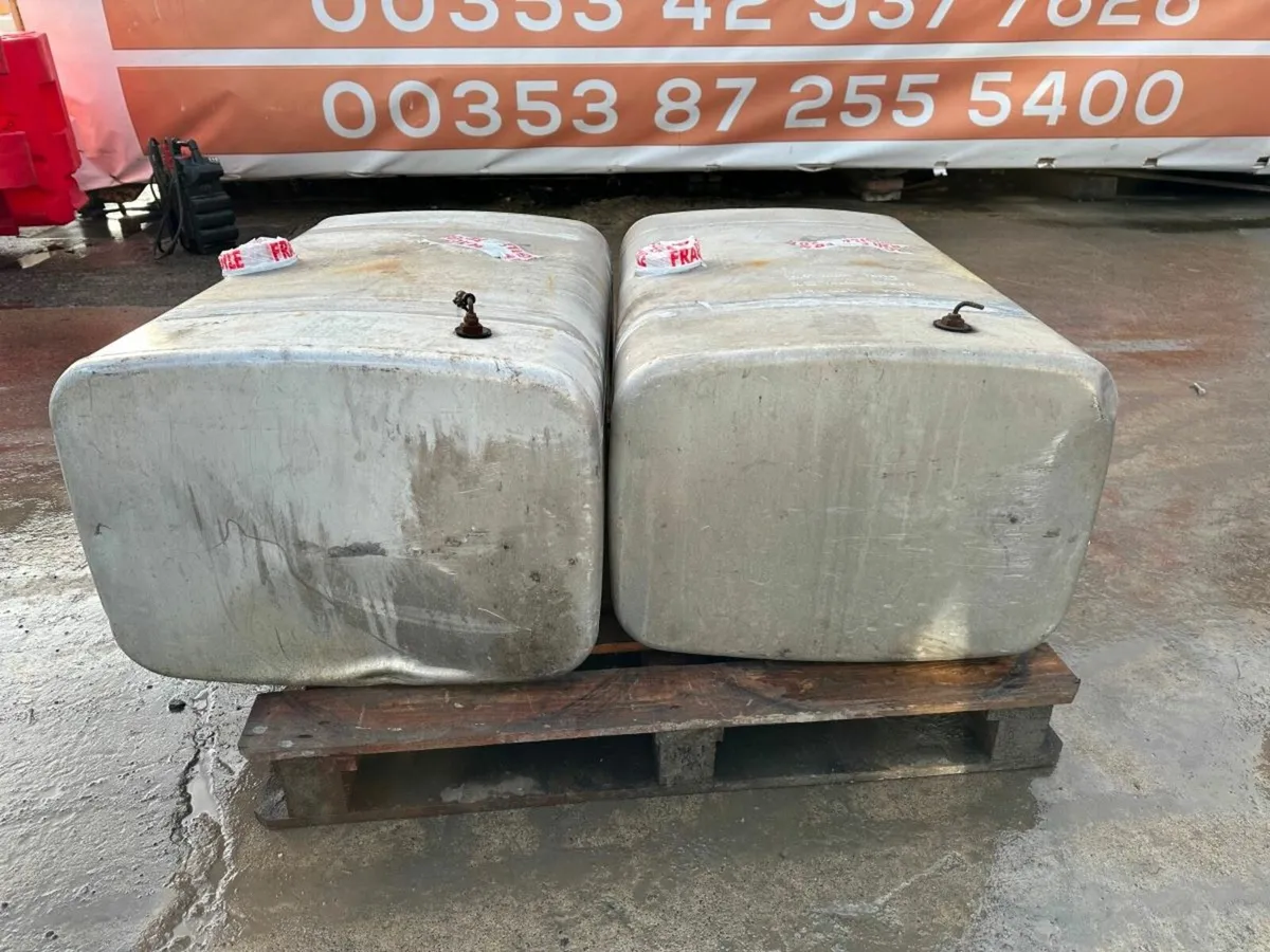Lorry truck diesel fuel  tank - Image 1