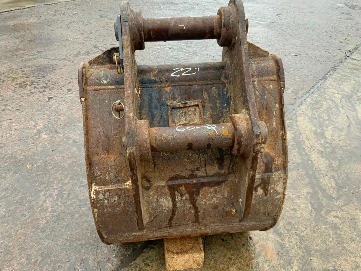 24" STRICKLAND DIGGER BUCKET....60MM......#4582 - Image 3