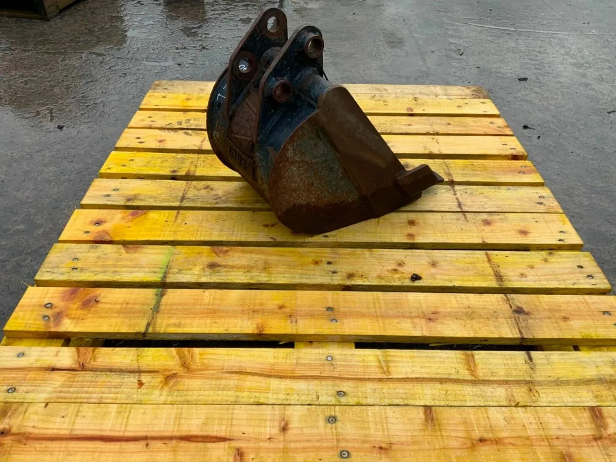 *** 12" JCB DIGGING BUCKET.....25mm...........#463 - Image 4