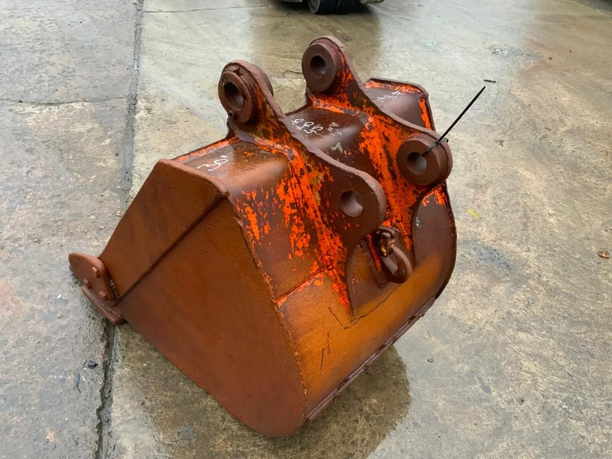 30"  DIGGING BUCKET......45mm PINS.......#.1476 - Image 3