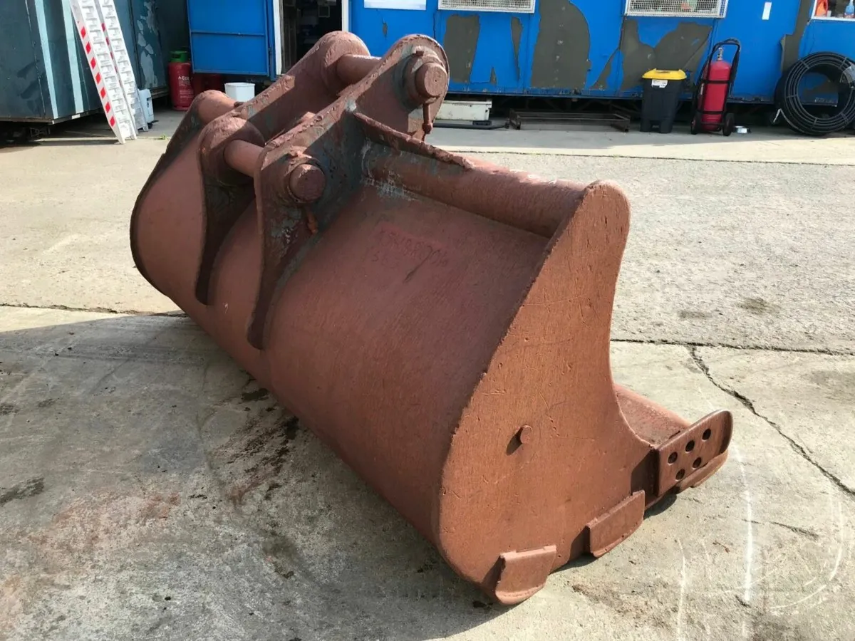 *** 84" GRADING BUCKET....90 mm PINS **** - Image 3