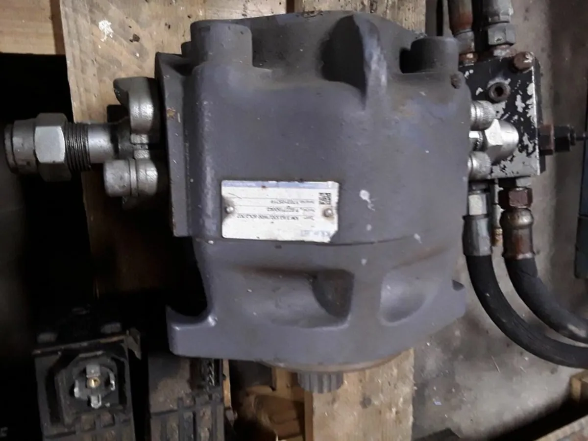 Hydraulic pumps. - Image 3