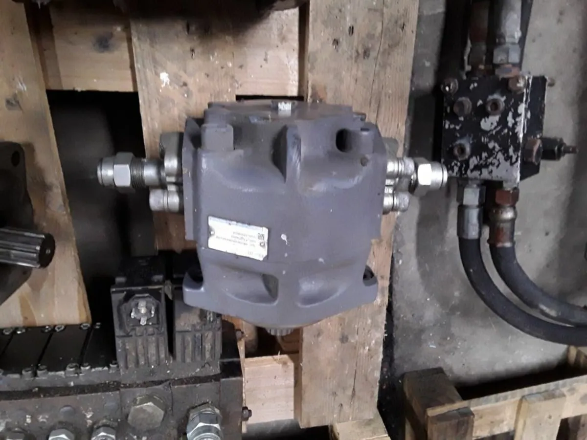 Hydraulic pumps. - Image 4