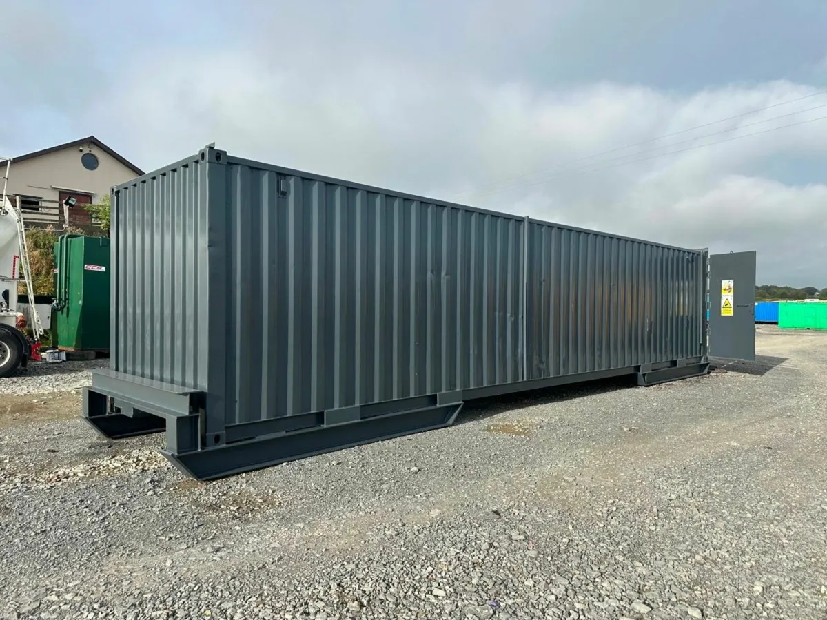 40,000 LITRE FUEL BOWSER CONTAINER....984 - Image 1