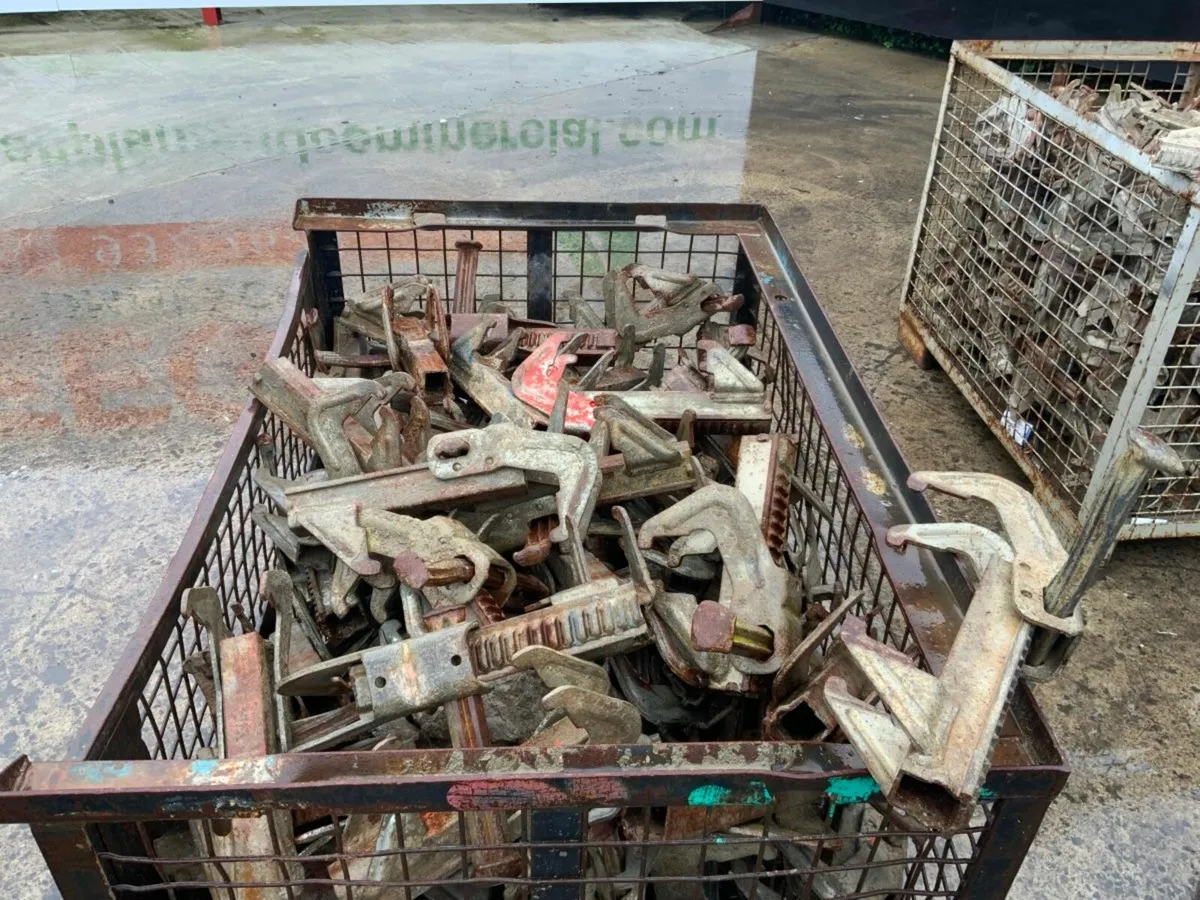 PERI SHUTTERING FORMWORK BFD CLAMPS.... - Image 1