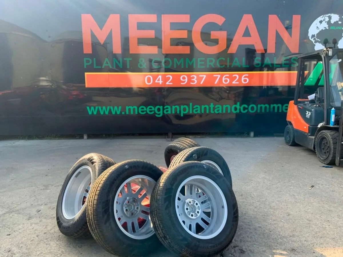 19" LAND ROVER DEFENDER ALLOYS & TYRES. - Image 3