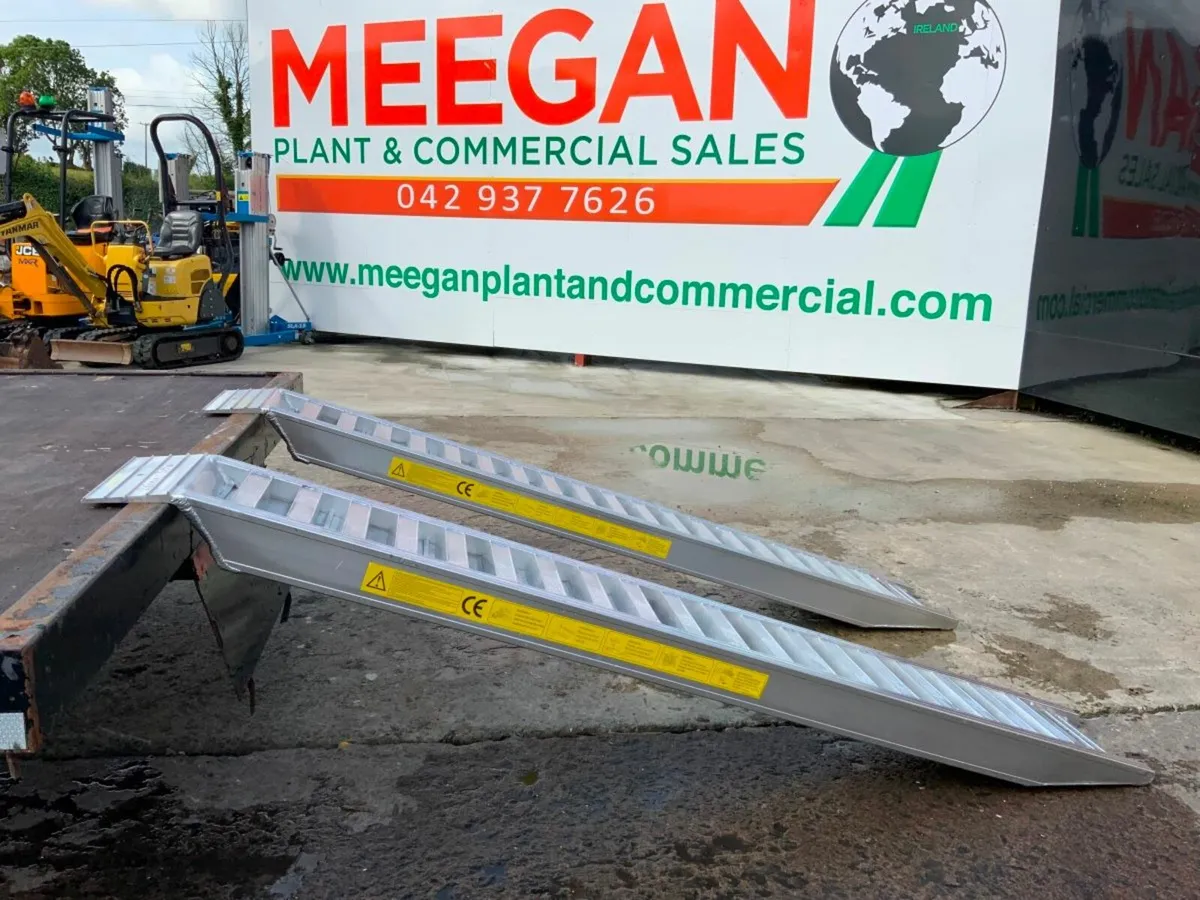 2.5mts ALUMINIUM LOADING RAMPS....6 TONNE...3755.. - Image 2