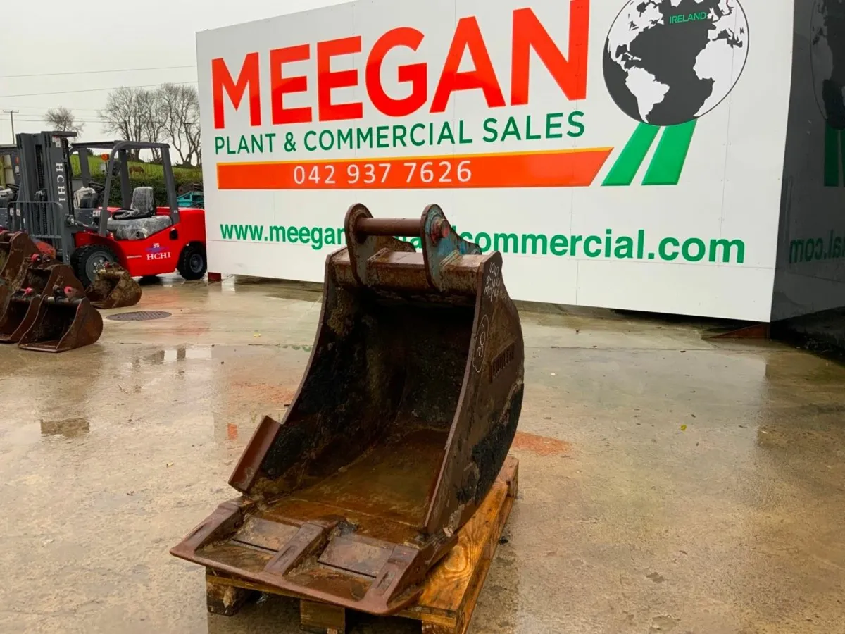 30" EUROFAB BUCKET........65mm PINS.............14 - Image 2