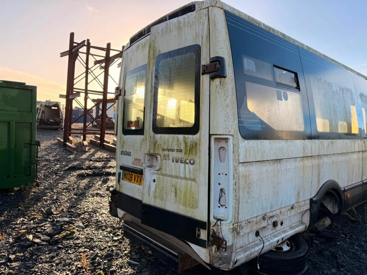 Iveco daily mini bus rear doors with glass - Image 4