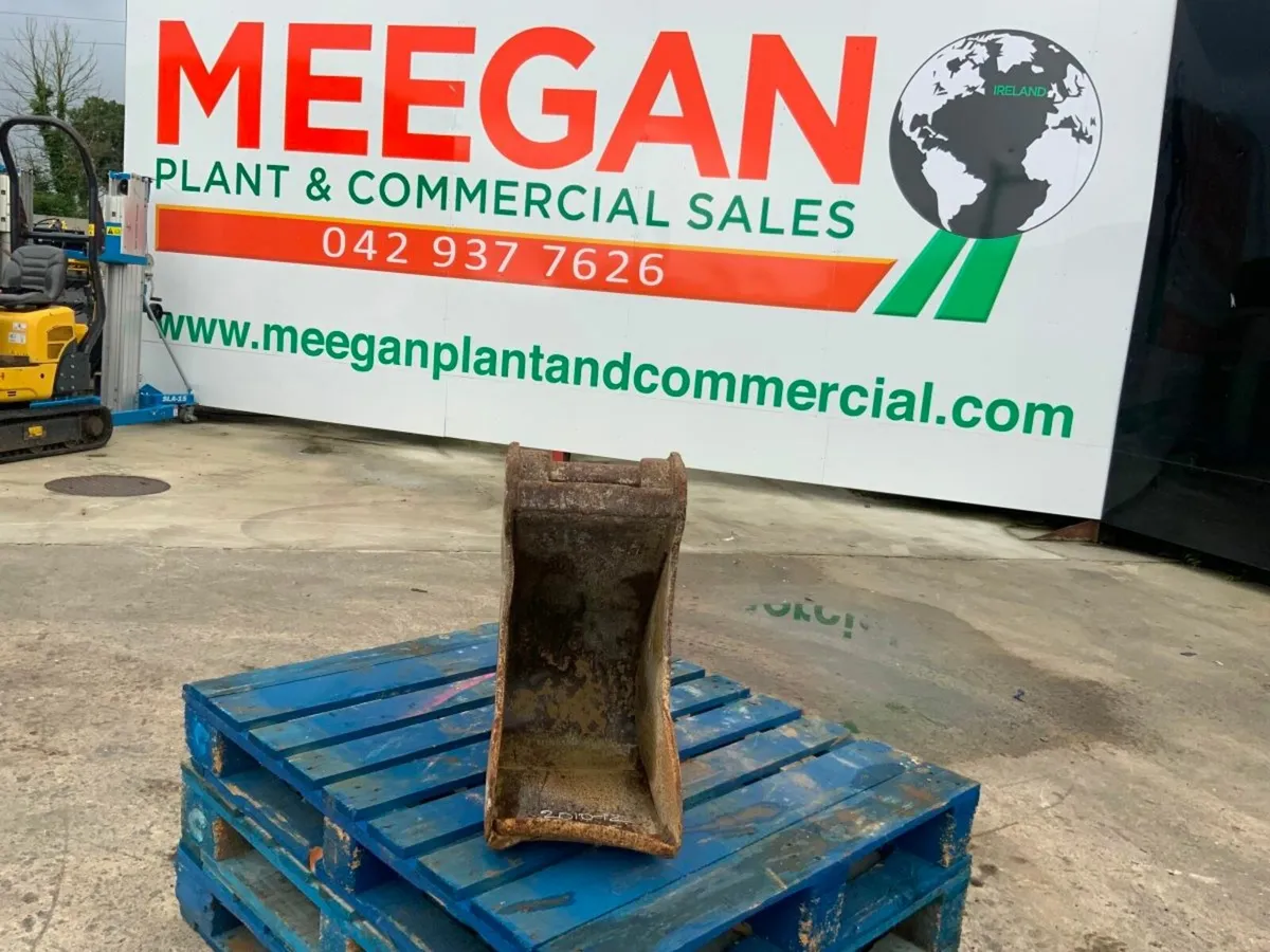 12" DIGGING BUCKET......45mm PINS.......2010-12. - Image 2