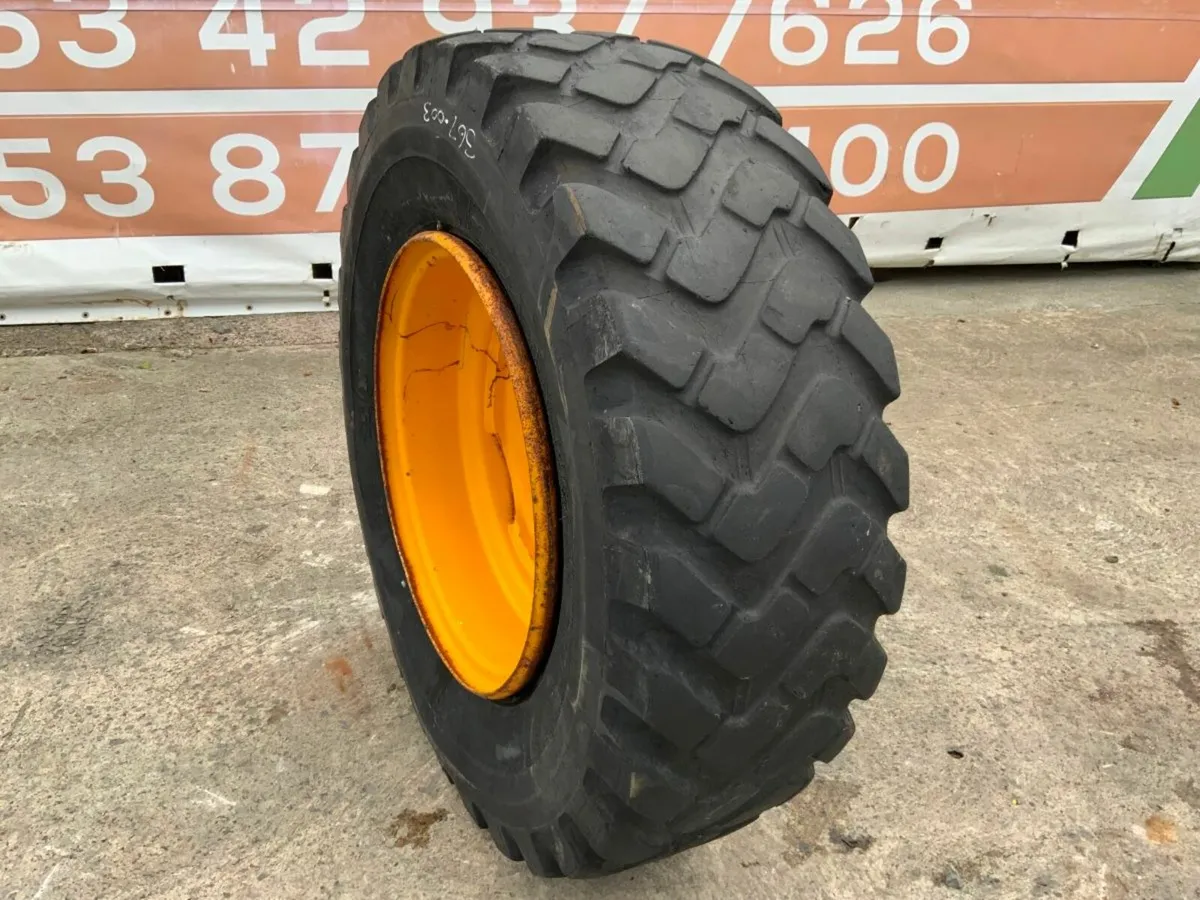 17.5 x 25 TELEPORTER / LOADER RIMS & TYRES. - Image 3