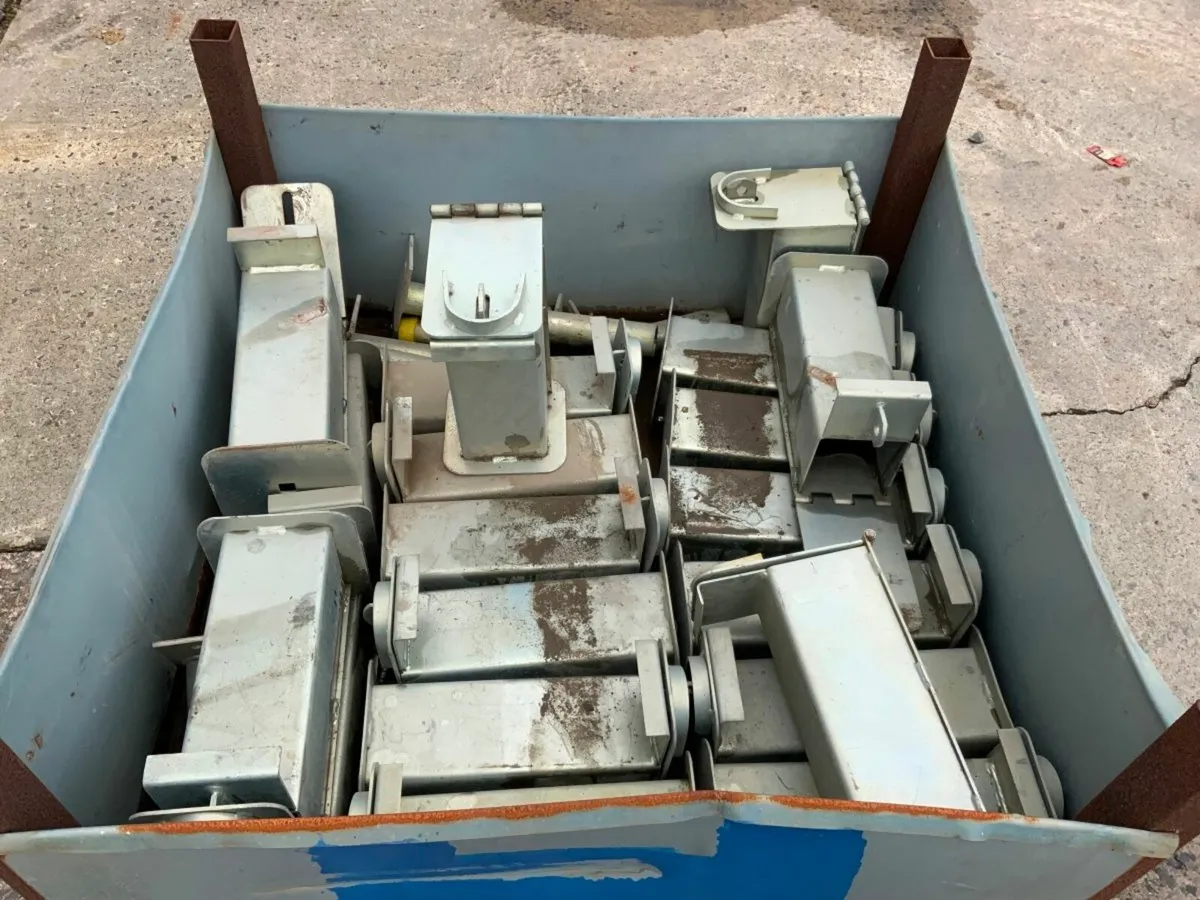 SECURITY BOLLARD GROUND SOCKET. - Image 2