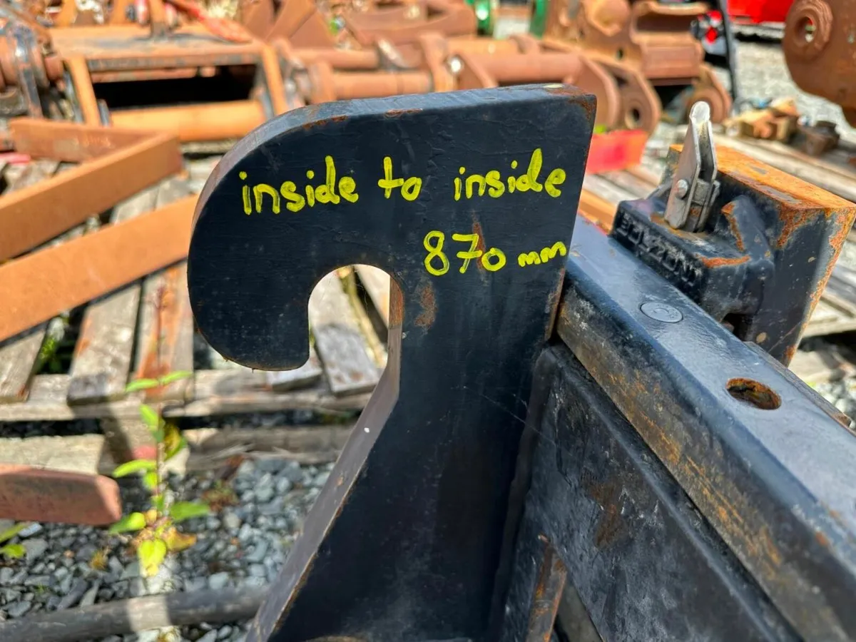 'TAYLOR'  LOADER FORK ATTACHMENT....733. - Image 2