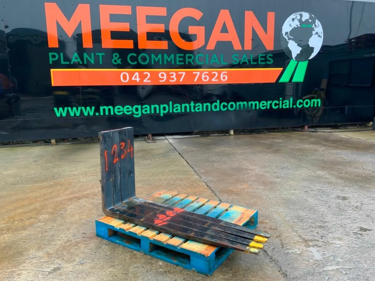 1500mm x 800mm FORKS....16" CARRIAGE.......729. - Image 1