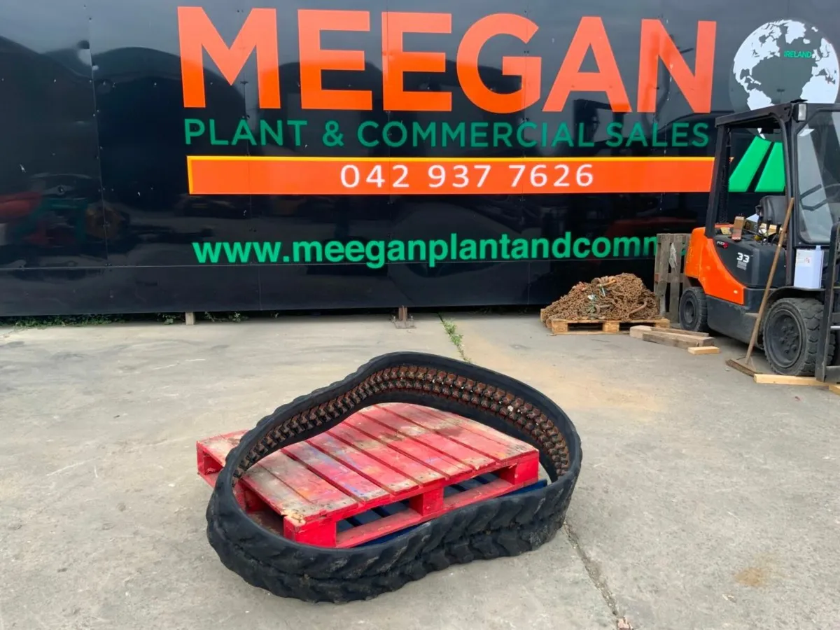 300 x 53 x 84 KUBOTA RUBBER TRACK.....rg268-22311. - Image 1