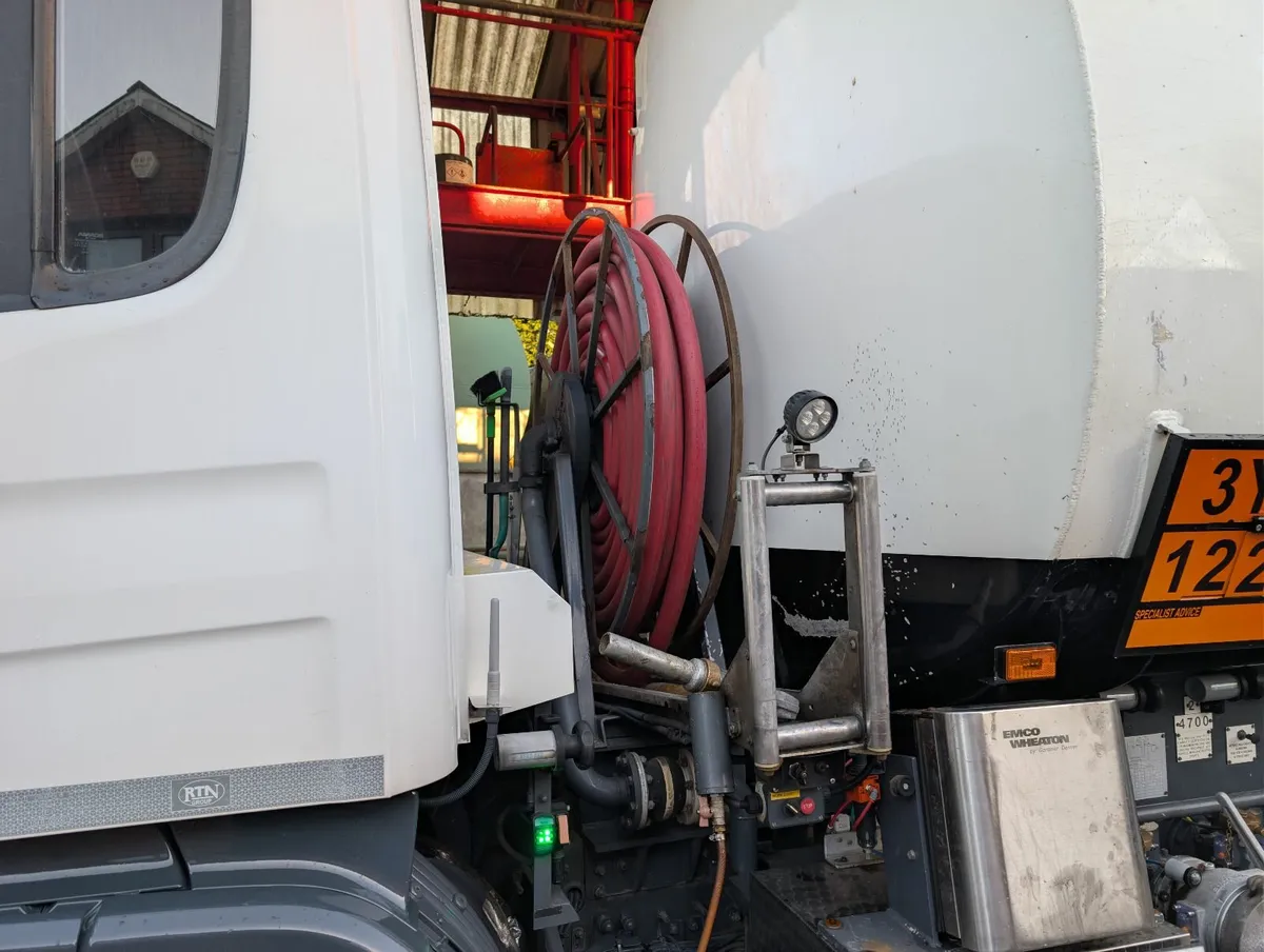 2017 Scania P320 - 20,000l Rear Steer Tanker - Image 2