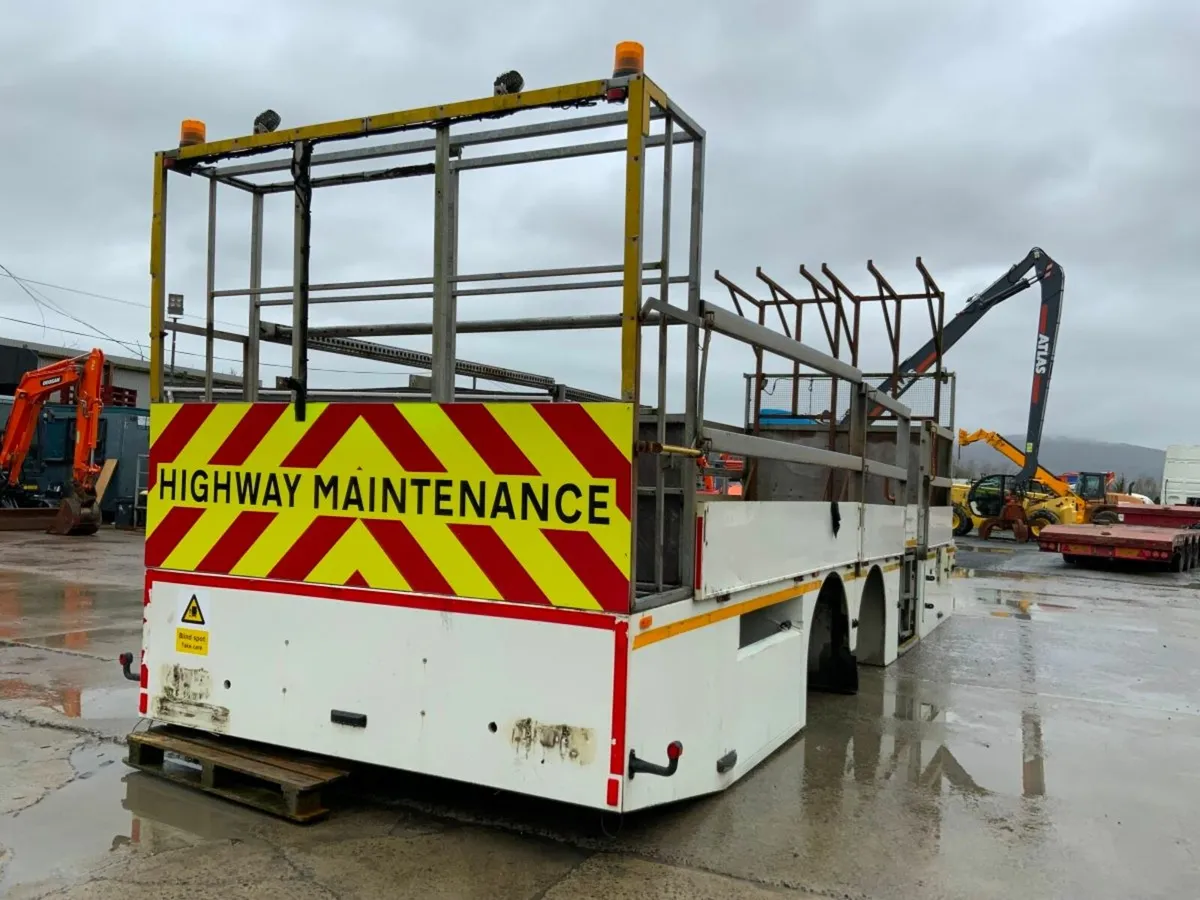 30ft LIGHTWEIGHT FLAT BED / PLANT BODY. - Image 4