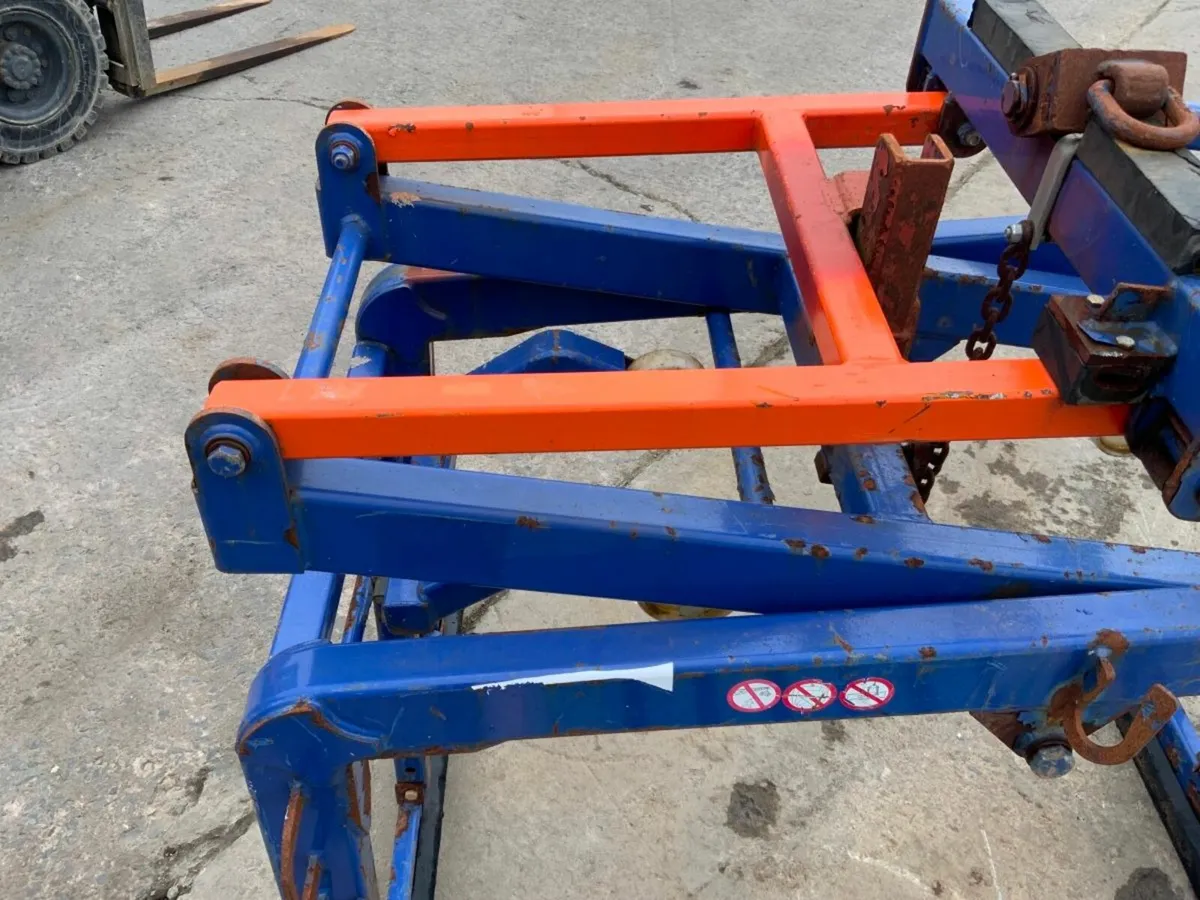 2019 EICHINGER BRICK / BLOCK GRAB.......187v. - Image 4