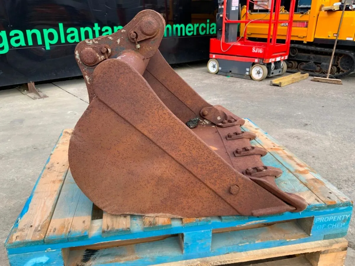 36"  DIGGING BUCKET.........45mm PINS........177v. - Image 4