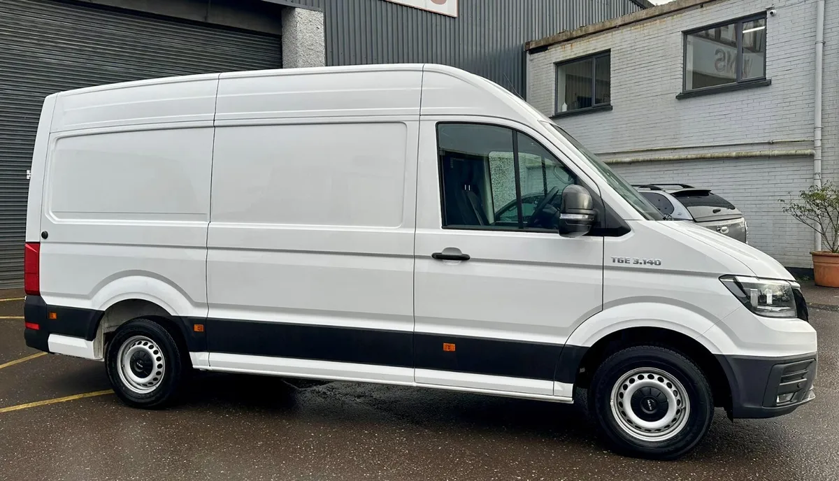 MAN TGE 3.140 MWB High Roof *Ex Demo* - Image 3