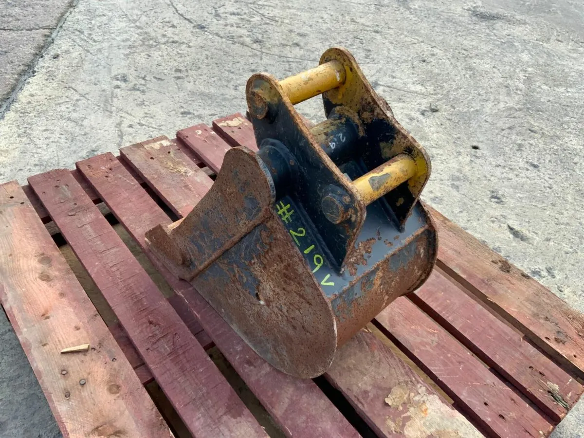 12" MINI DIGGER  BUCKET..........40mm PINS ...219. - Image 4