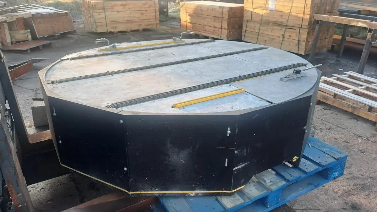 Pallet Turntable - Image 1