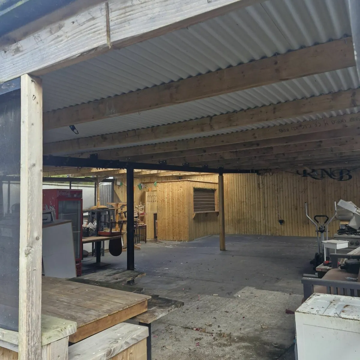 Outdoor Pub / Smoking Area - Price Negotiable - Image 4