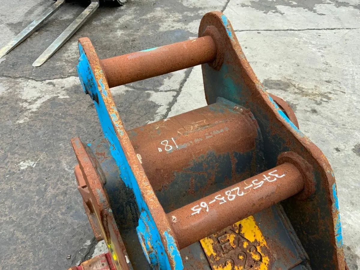 24" EUROFAB BUCKET........65mm PINS......1432. - Image 4