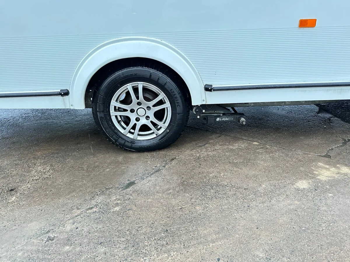 ✨COMPASS LIBERTE 4 BERTH L SHAPE LOUNGE ✨ - Image 2