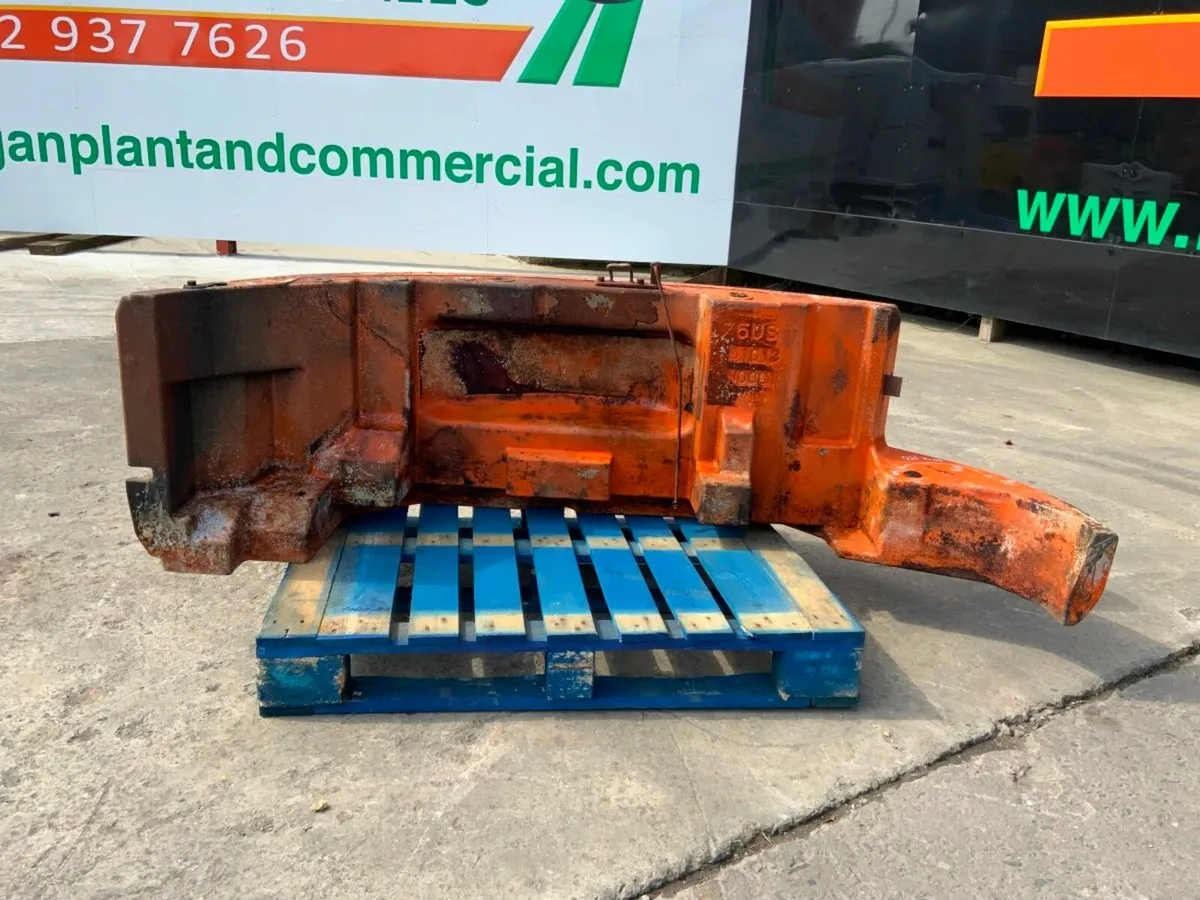 HITACHI EX 60 REAR COUNTER WEIGHT / BALLAST. - Image 2