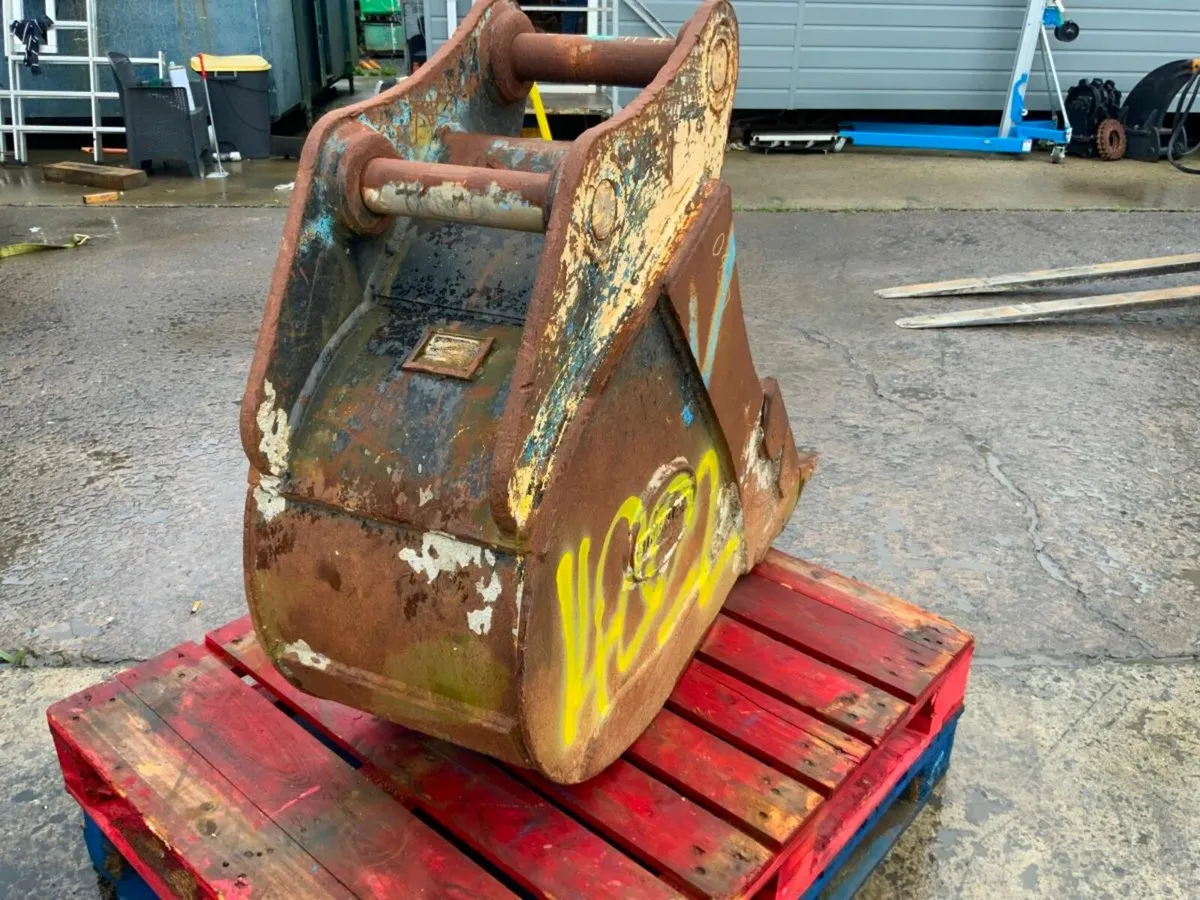 18" STRICKLAND DIGGING BUCKET....65mm...1420 - Image 4