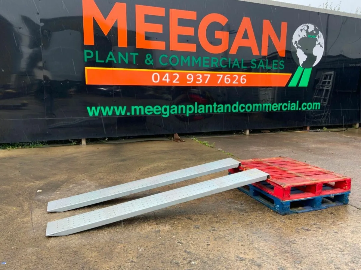 8ft GALVANISED LOADING RAMPS.........1189t. - Image 1