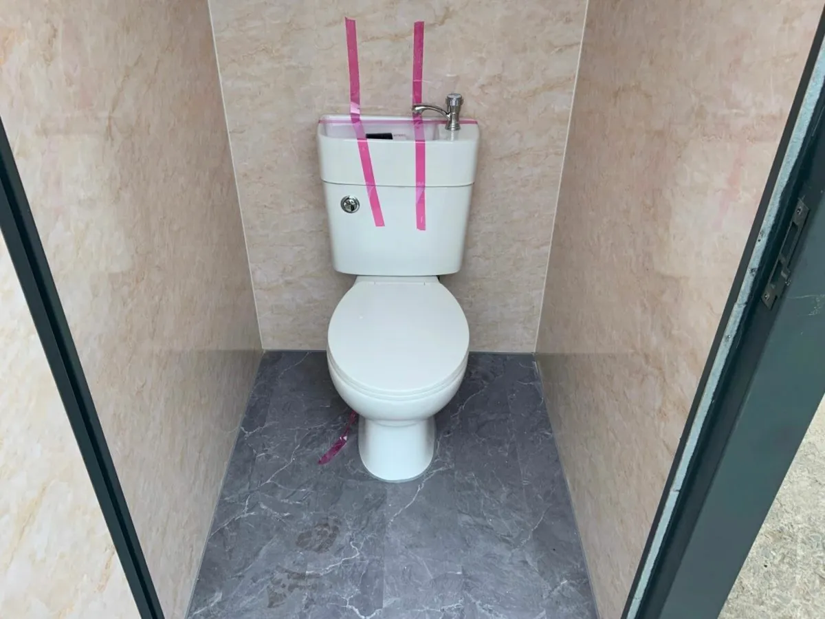 SINGLE OCCUPANCY PORTABLE TOILET POD...1043. - Image 4