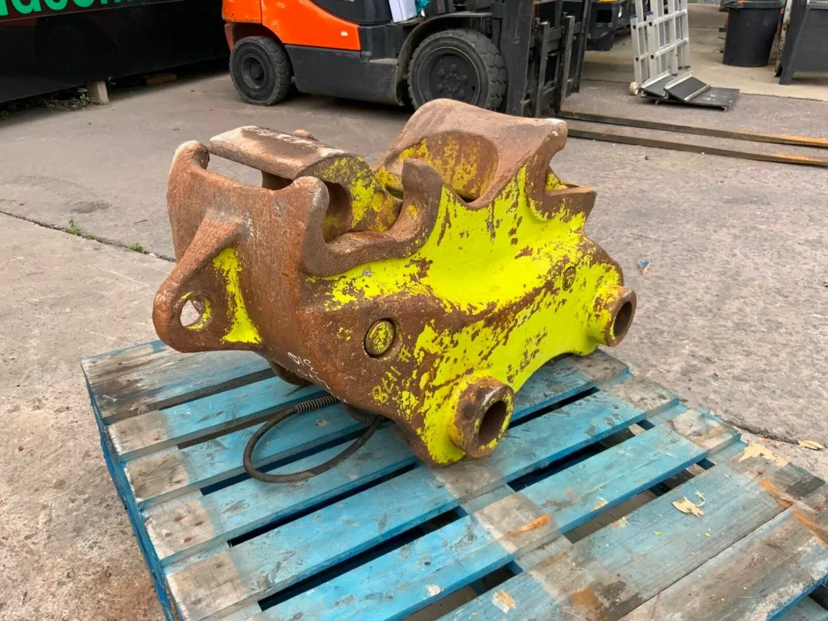 DOUBLE LOCK HYDRAULIC QUICK HITCH......80mm - Image 4