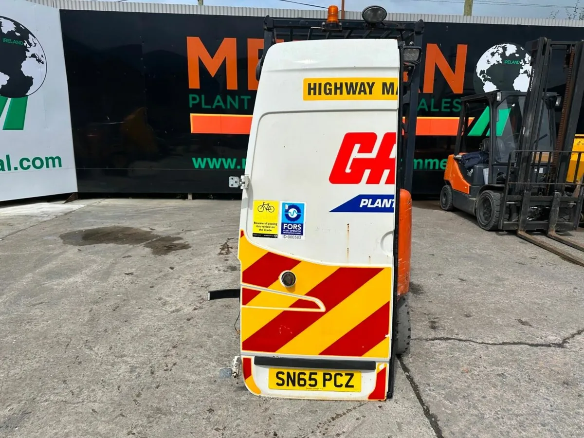 2015 crafter sprinter rear left door - Image 1