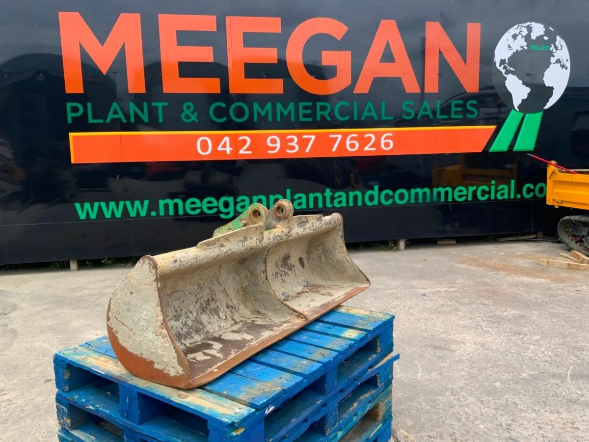 60" STRICKLAND GRADING BUCKET...45mm PINS..689-2 - Image 1