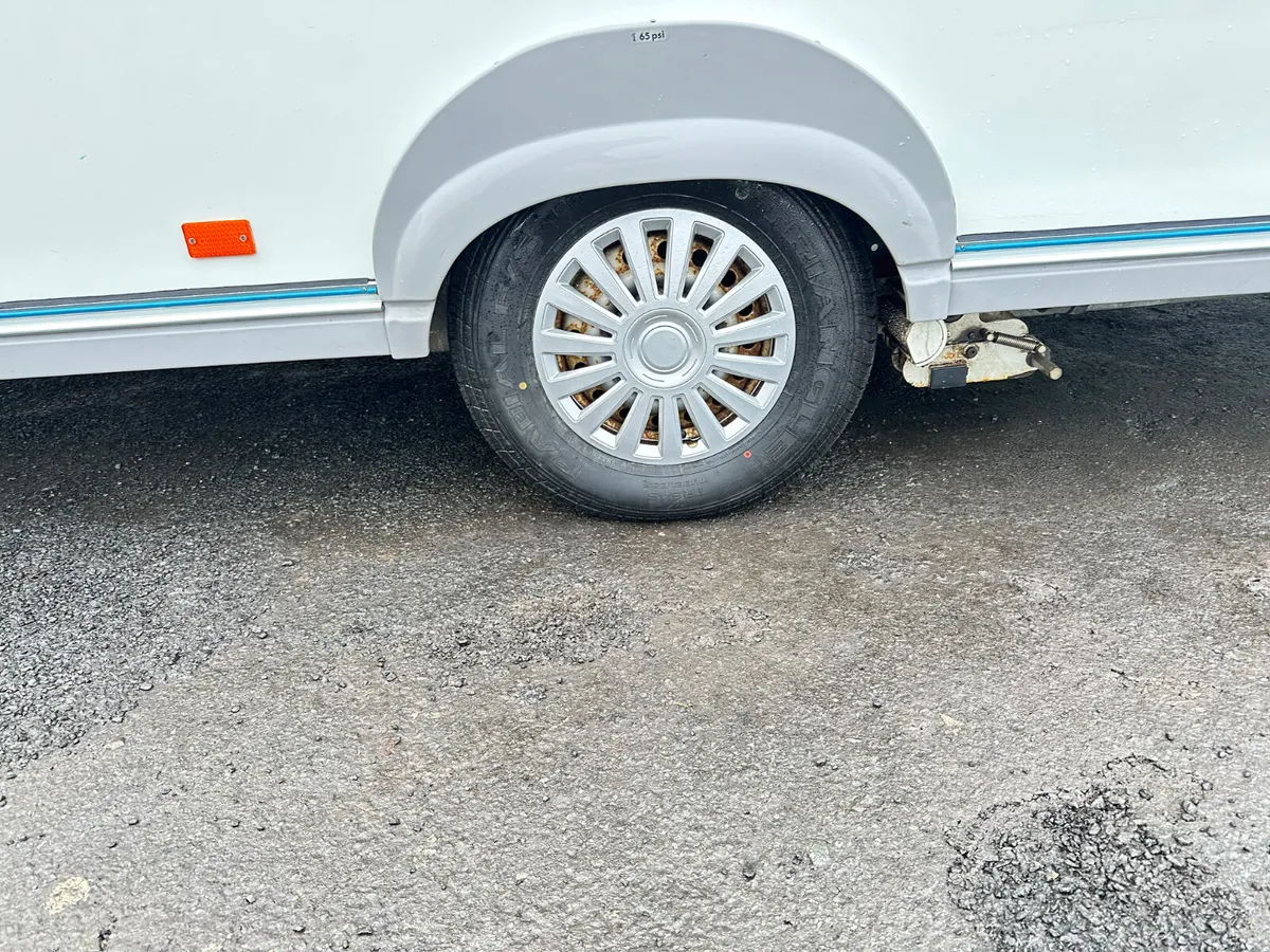 ✨STUNNING ADRIA ADORA 6 BERTH FIXED BED✨ - Image 3