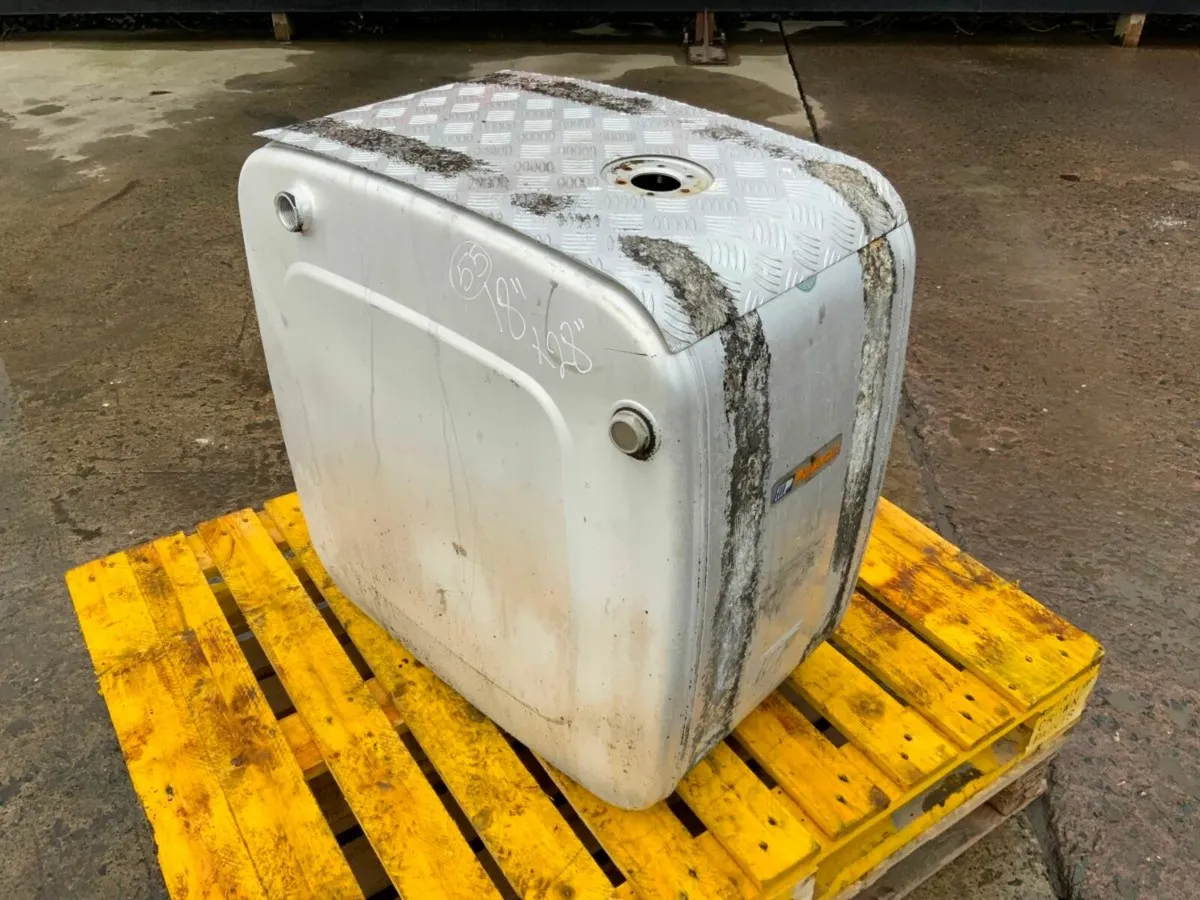 Volvo FM PADOAN 200lts HYDRAULIC OIL TANK....55. - Image 3