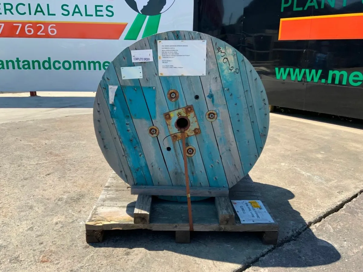 581mts x 28mm WOVEN WIRE ROPE........3960. - Image 4