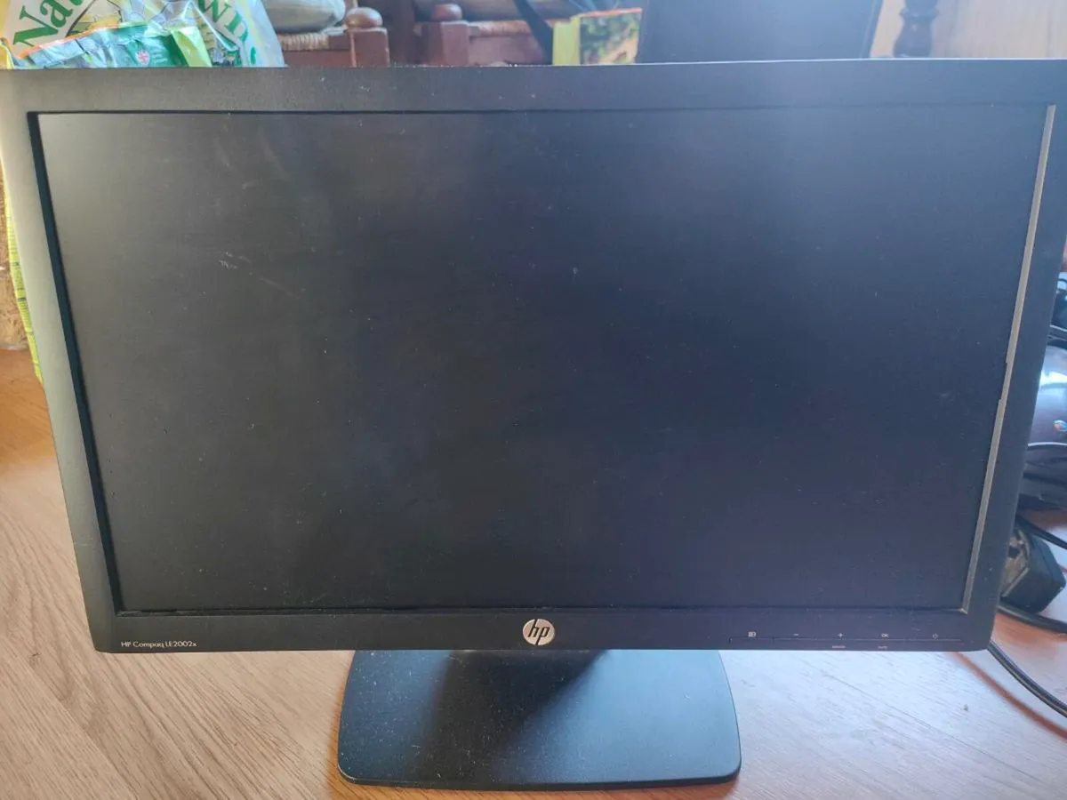 Lenovo ThinkPad T490 i5 8th gen dock and monitor - Image 2