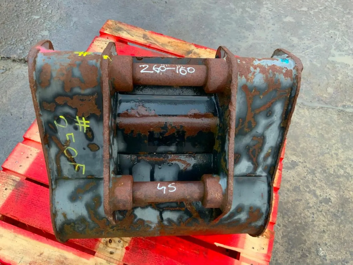 24" DIGGING BUCKET.......45mm PINS........250f. - Image 4